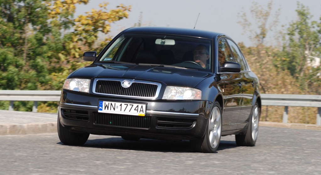 Skoda Superb 2.5 TDI: Wygoda i dynamika obciążone pewnym ryzykiem