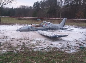 Awionetka rozbiła się tuż obok drogi krajowej nr 16