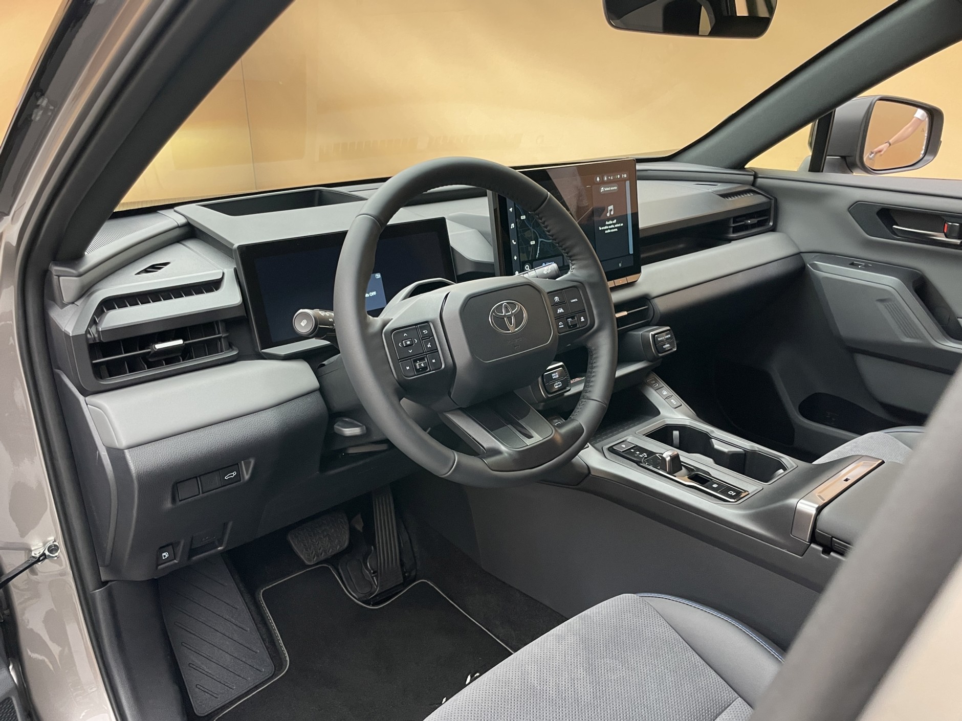 Nowa Toyota RAV4 (2025)