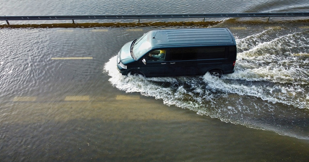  Woda opadła i odsłoniła rozpaczliwy widok. Odbudowa dróg będzie kosztować miliardy - Auto Świat