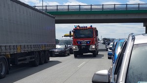Kierowcy stworzyli wzorowy korytarz życia na drodze S8