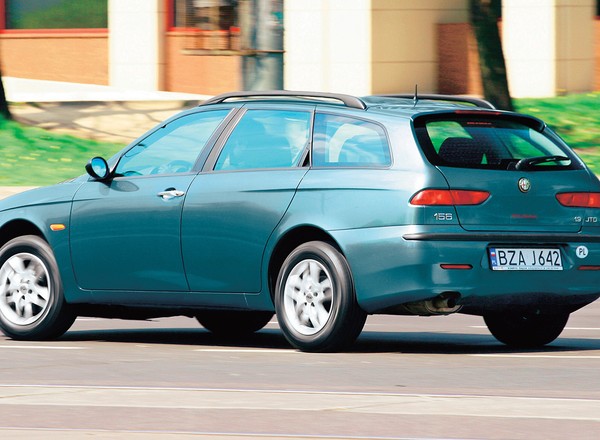 Z Archiwum Auto Świata: Alfa Romeo 156 SW 1.9 JTD - piękne kombi dla aktywnych