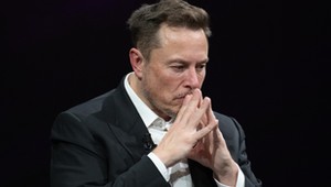 Elon Musk strącony z piedestału. Tesla okazała się dla niego ważniejsza od władzy