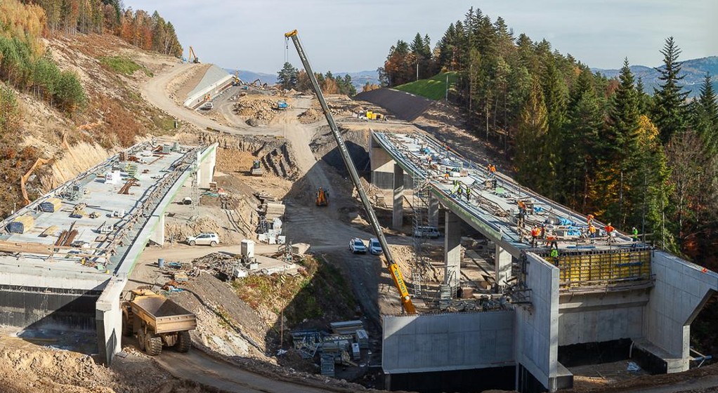 Drogowcy wracają do drążenia tunelu na S1