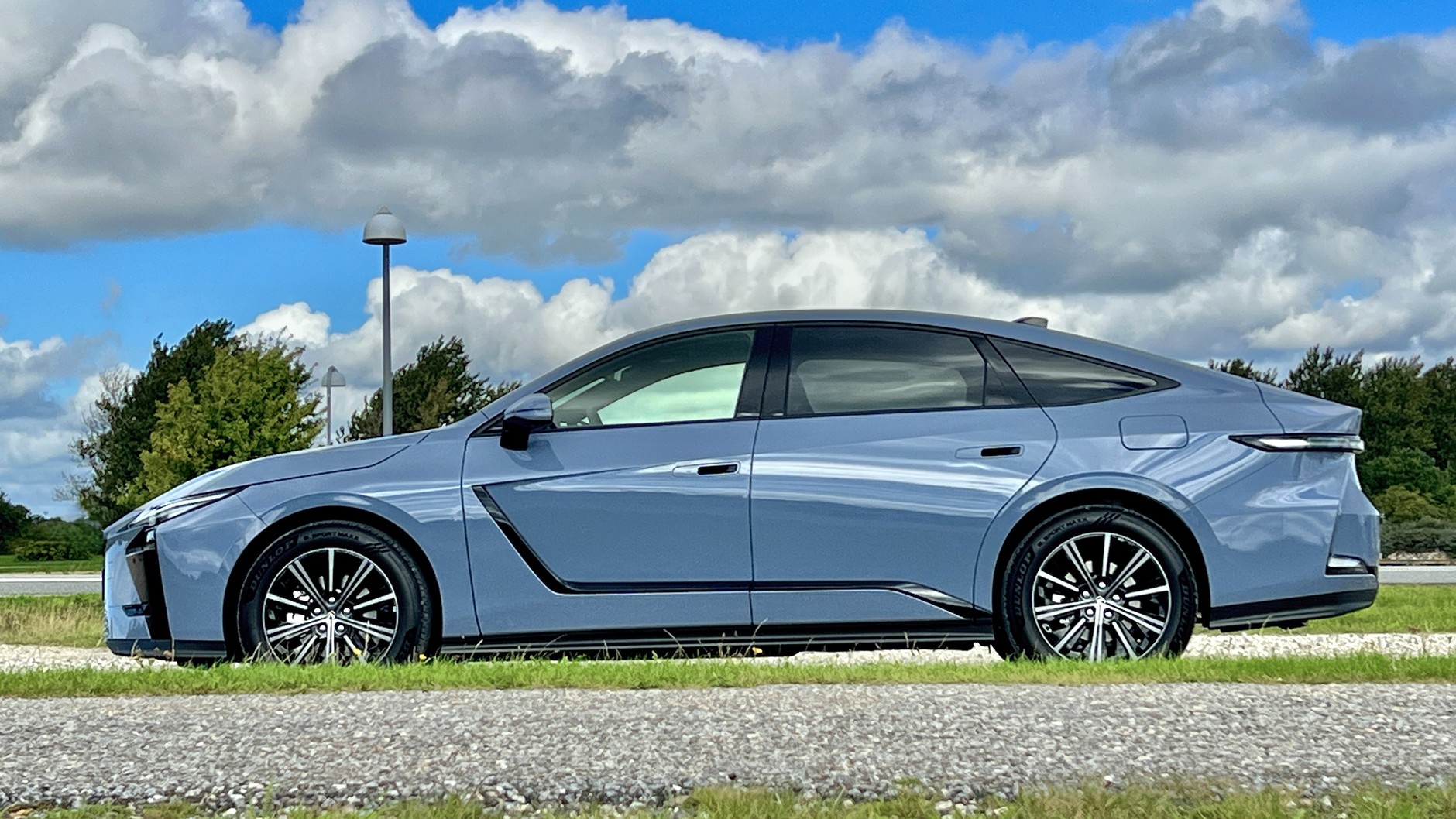 Lexus ES (8. generacja)