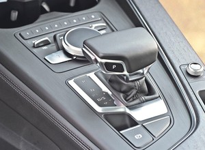 Jak jeździć z automatyczną skrzynią biegów?