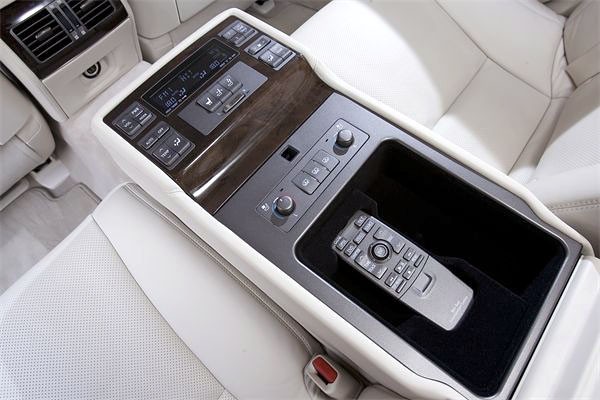 Lexus: hybrydowe wersje modeli GS i LS z większym bagażnikiem