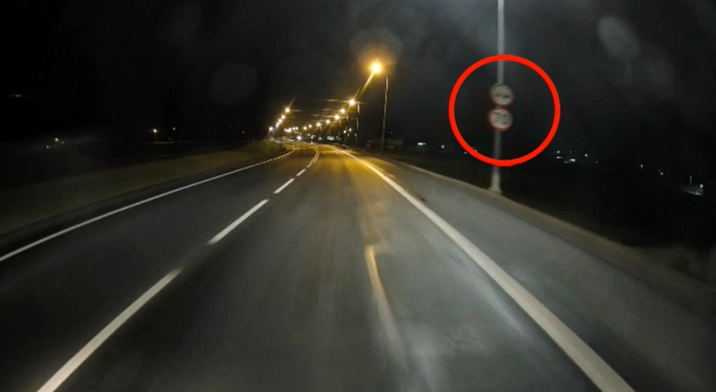 Kierowca dostawczaka wyprzedzał za wszelką cenę. Został nagrany