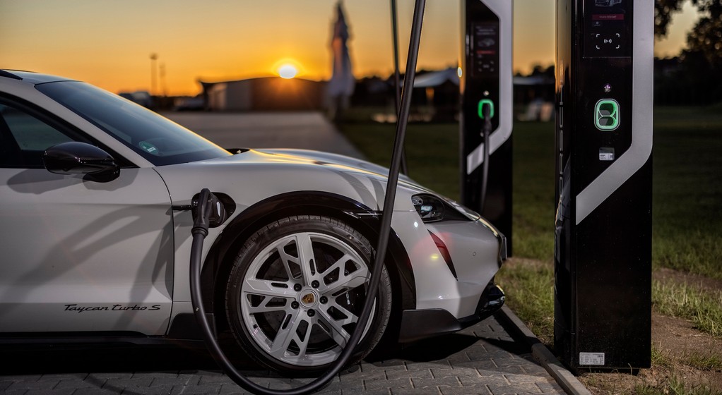 Porsche Turbo Charger – najsilniejsze w Polsce ładowarki do aut elektrycznych