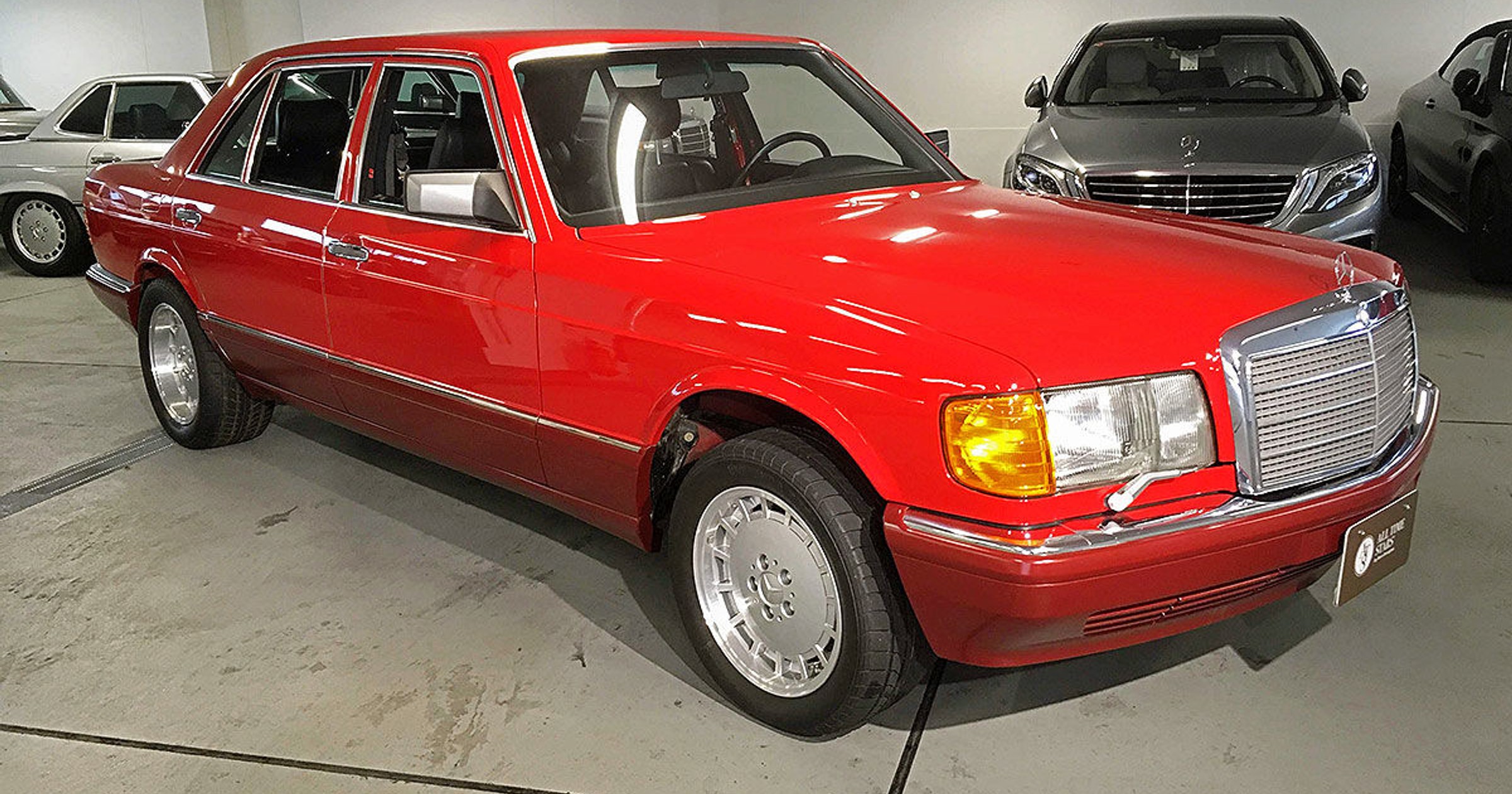 Mercedes Benz 560 SEL