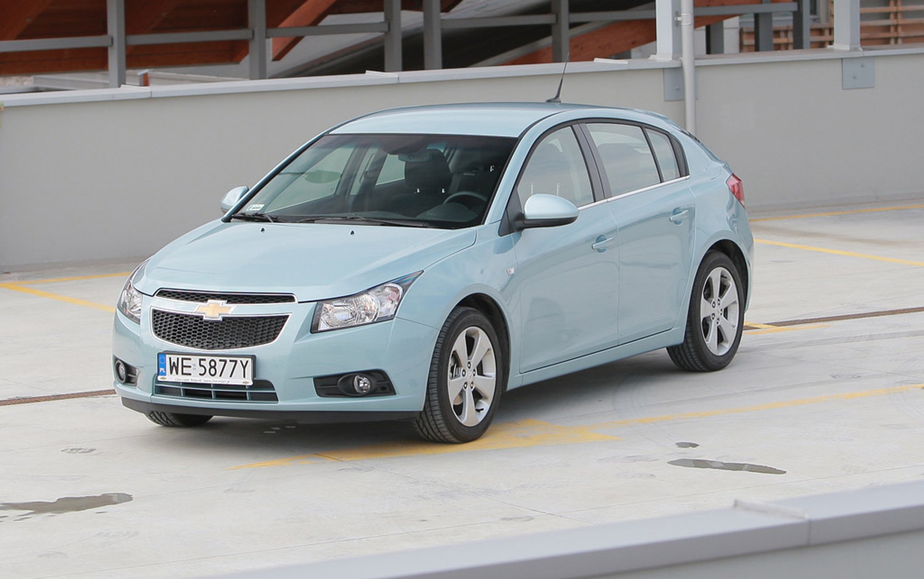 Cruze hatchback: czy Chevrolet pokona Volkswagena Golfa