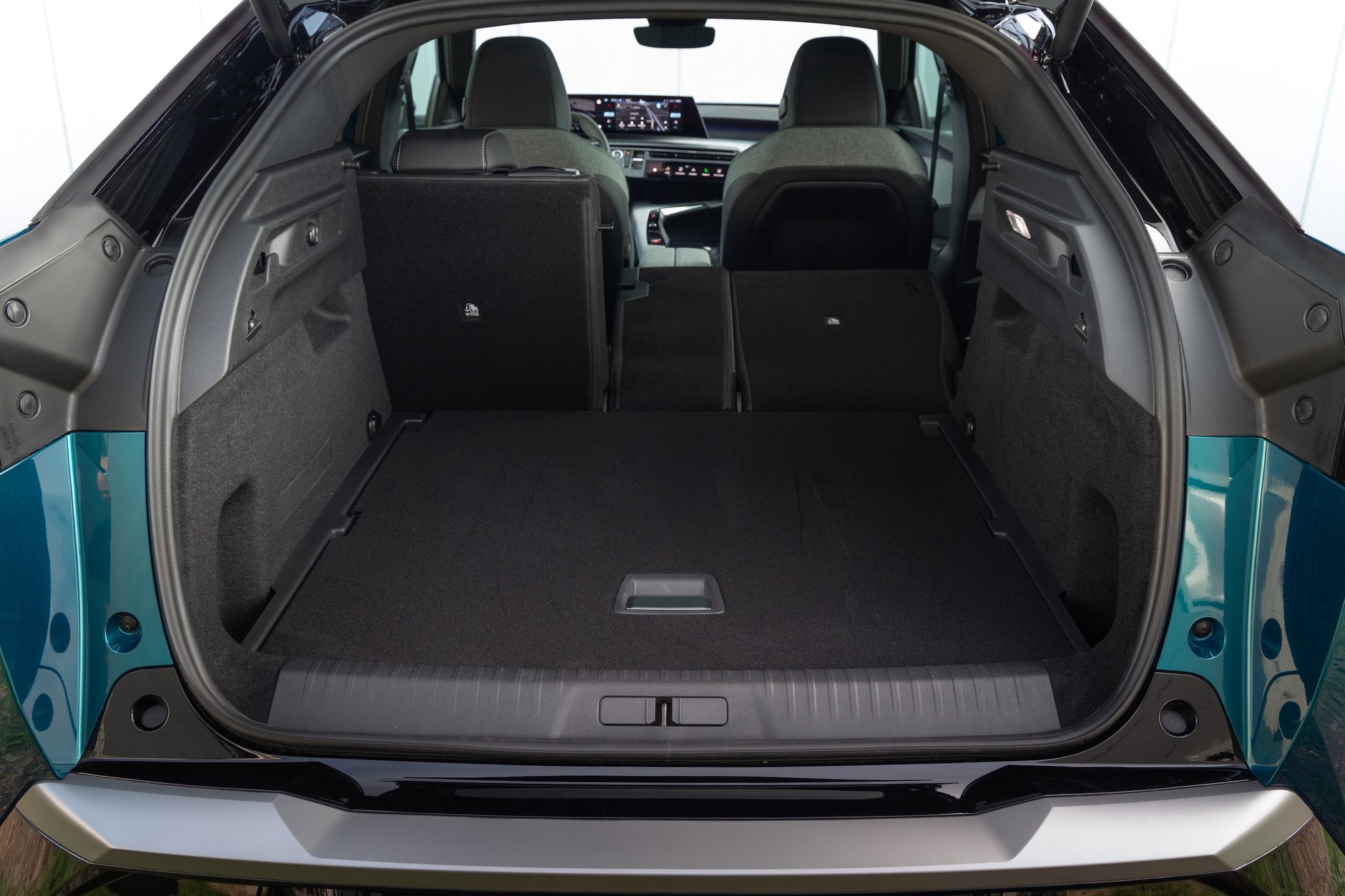 Peugeot e-3008