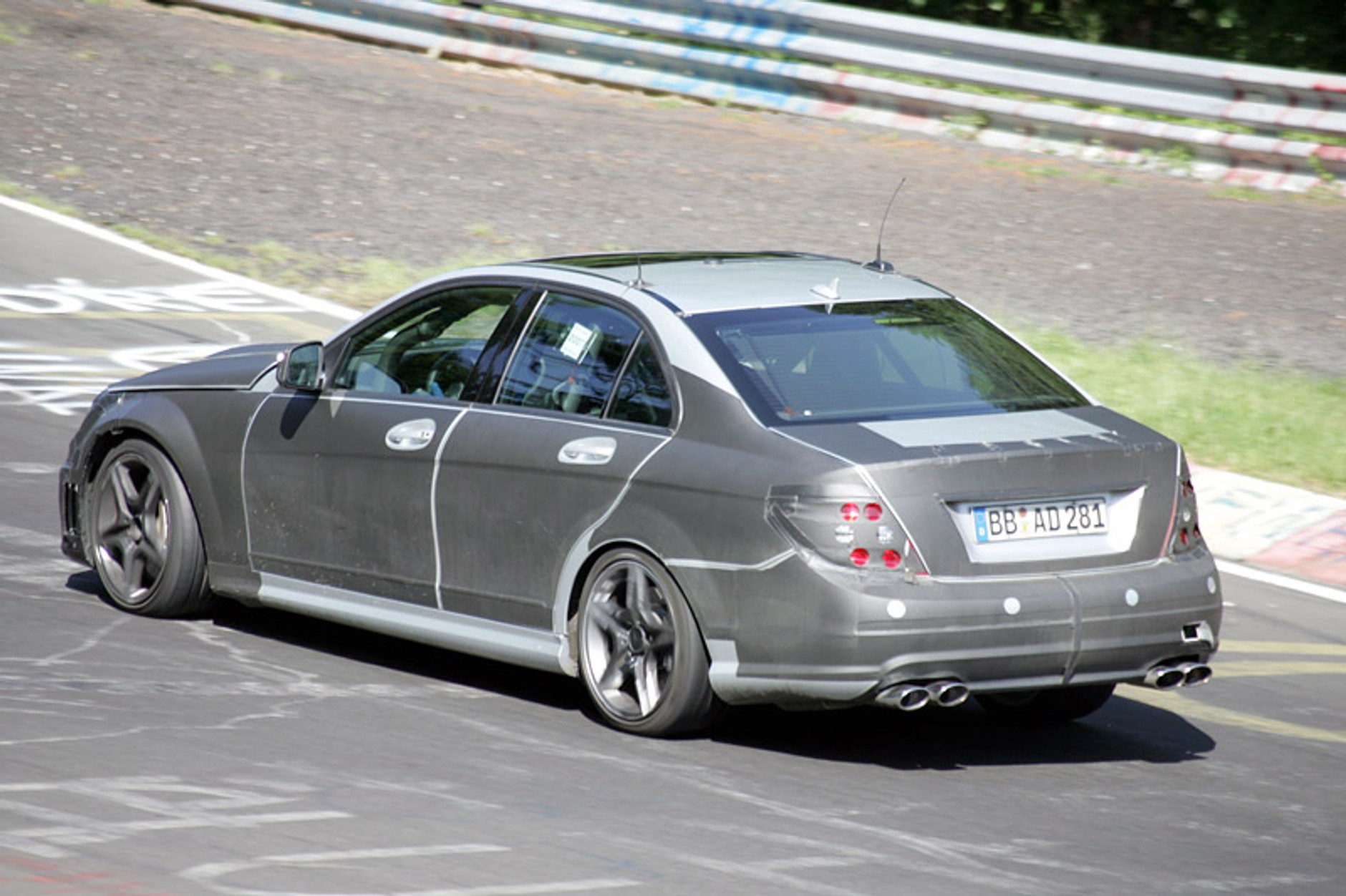 Zdjęcia szpiegowskie: Mercedes-Benz C 63 AMG także w wersji kombi