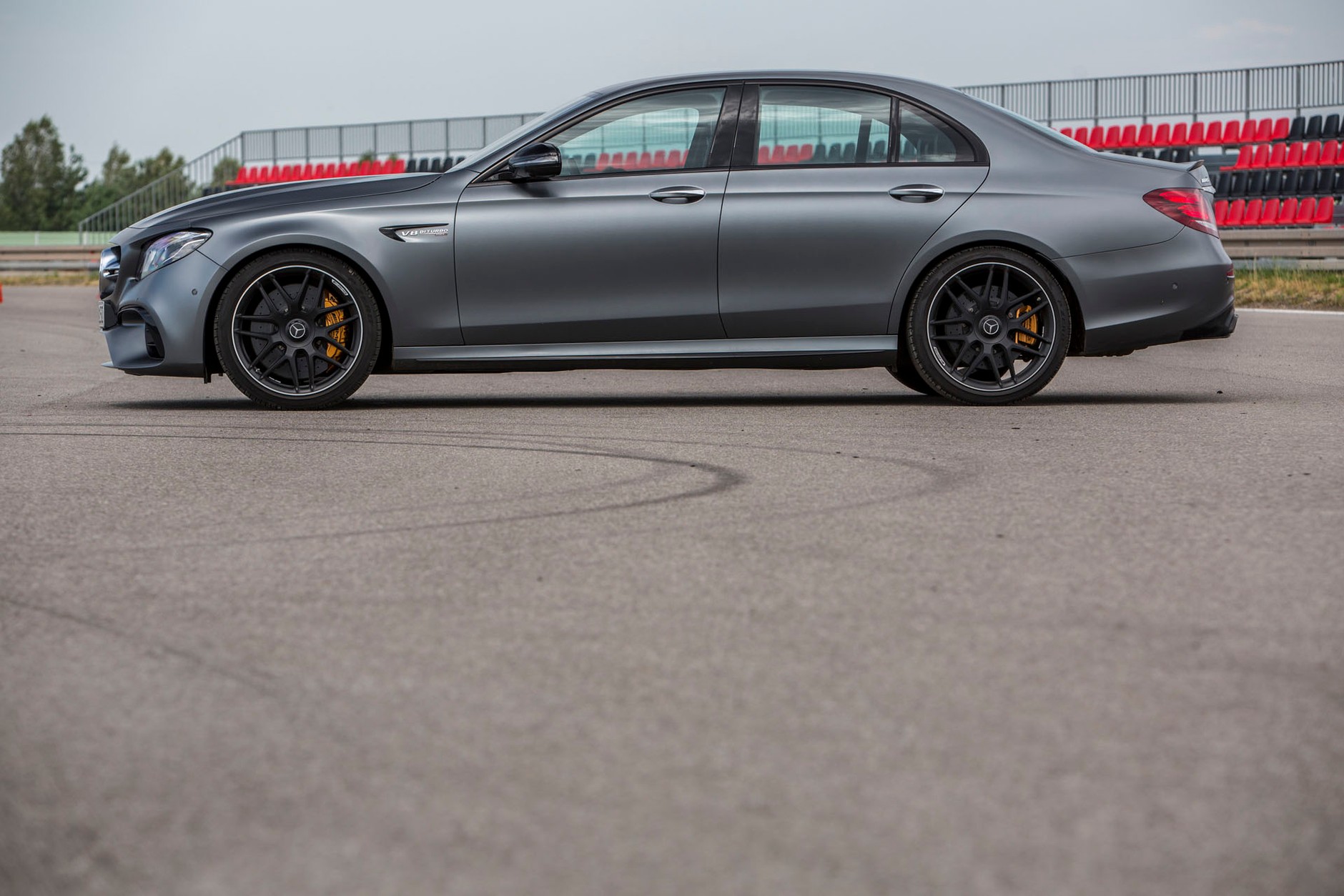 Mercedes-AMG E 63 S 4Matic+ - sportowiec o niewiarygodnych talentach