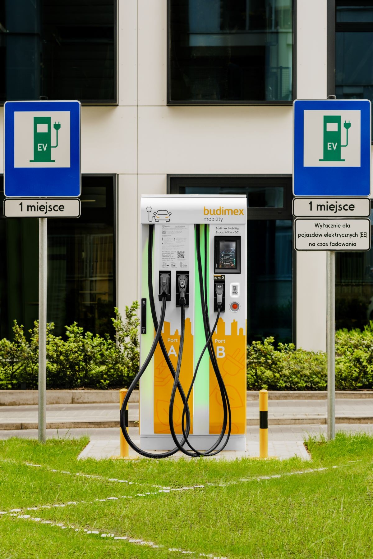 Obecnie Budimex Mobility posiada 180 czynnych ładowarek. Plany na 2026 to 450-500 stacji