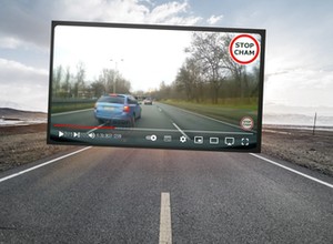 Blokuje przejazd pod wiaduktem. Cudem nie doszło do rękoczynów