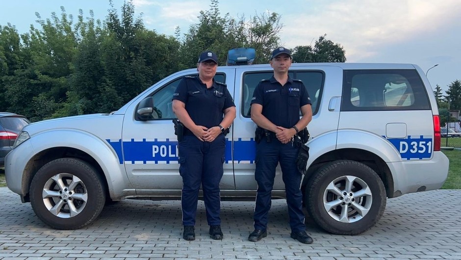 Policjanci po służbie zauważyli ten manewr. Sprawdzili i mieli rację