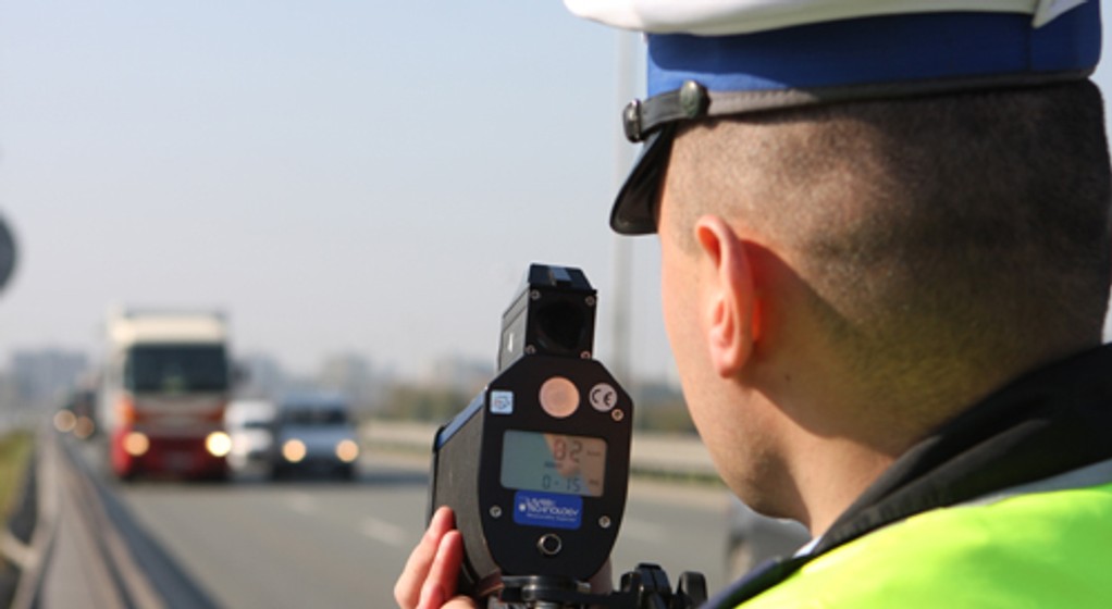 Kontrola radarowa - Jak działają nowe laserowe mierniki prędkości?