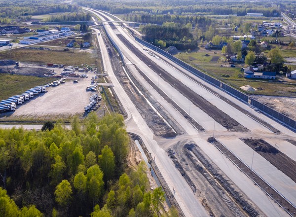 W Polsce powstanie pierwsza autostrada fotowoltaiczna. To sposób na rosnące ceny energii