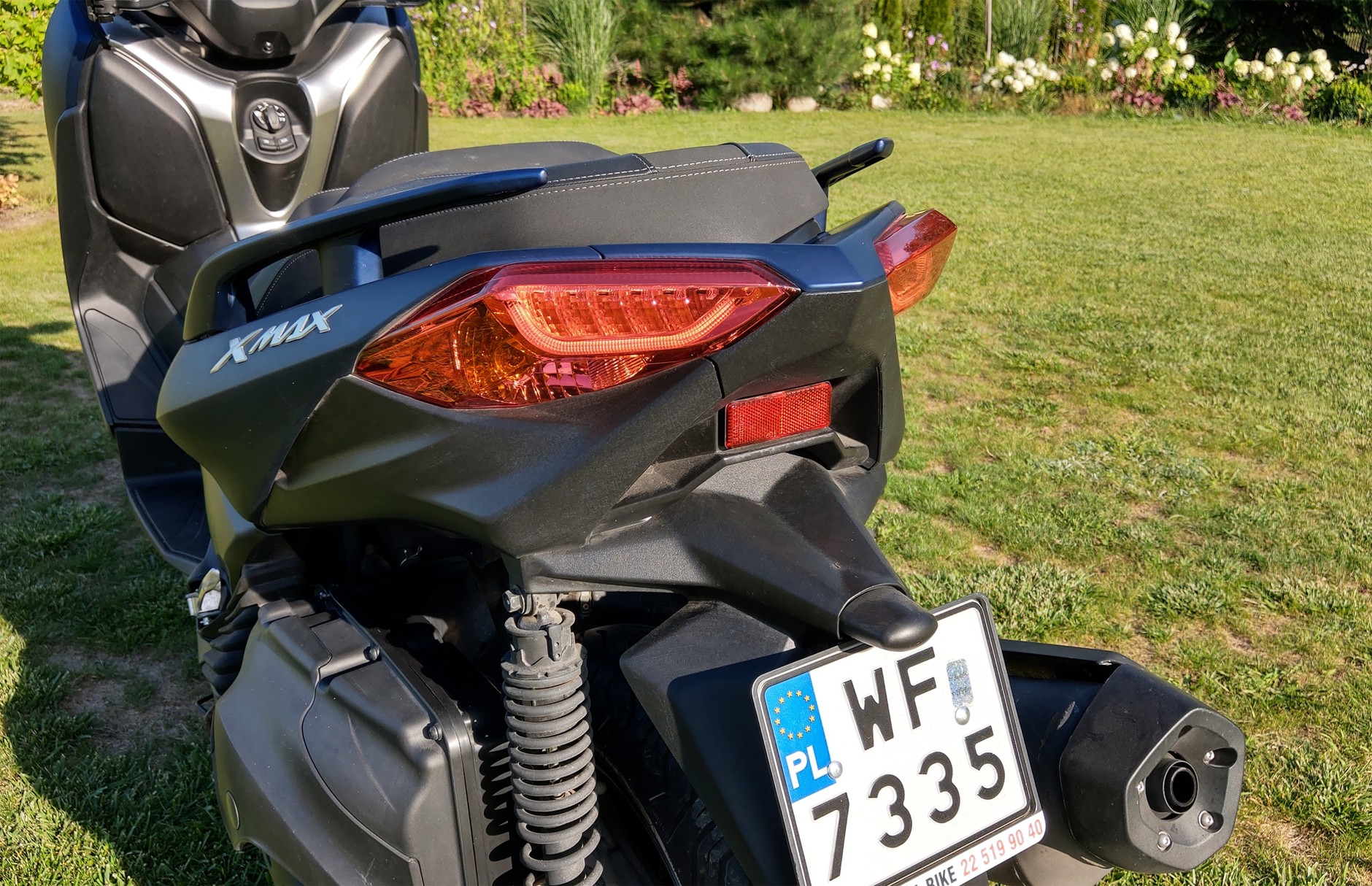 Yamaha Xmax 400 - tylna lampa z bliska