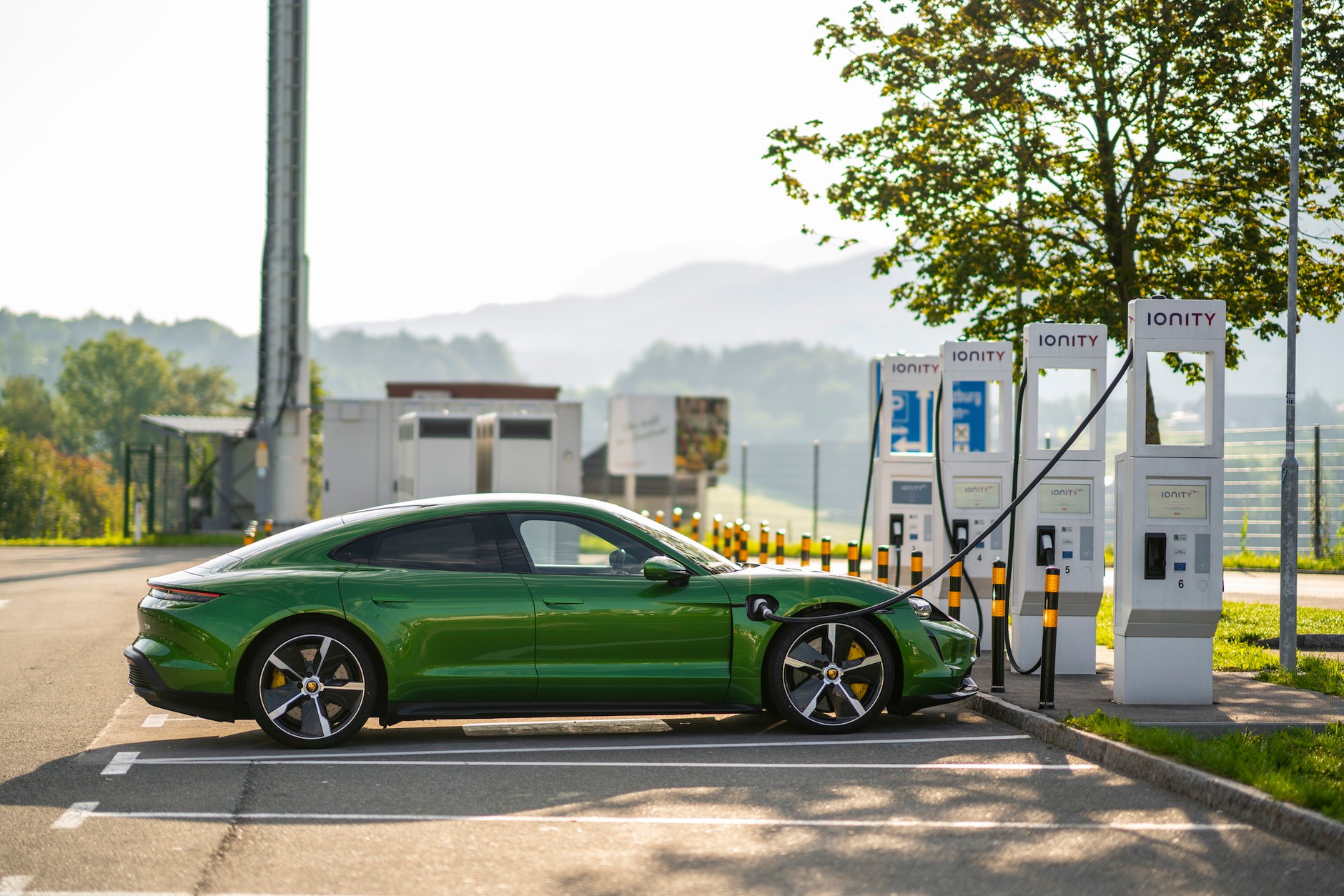 Porsche Taycan – jak jeździ pierwsze elektryczne Porsche?