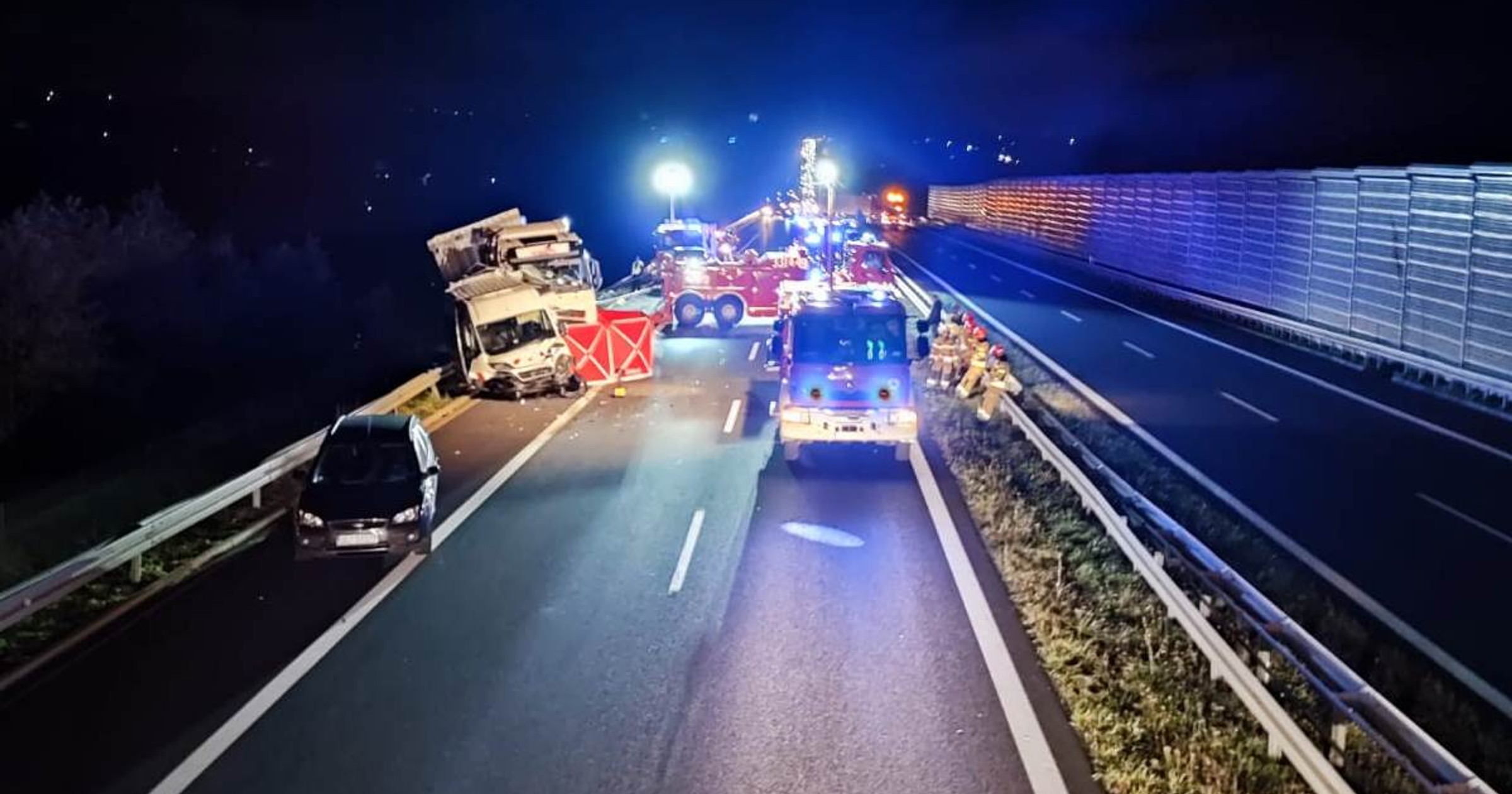 Wypadek na S52: pracownik służby drogowej zginął, utrudnienia na drodze