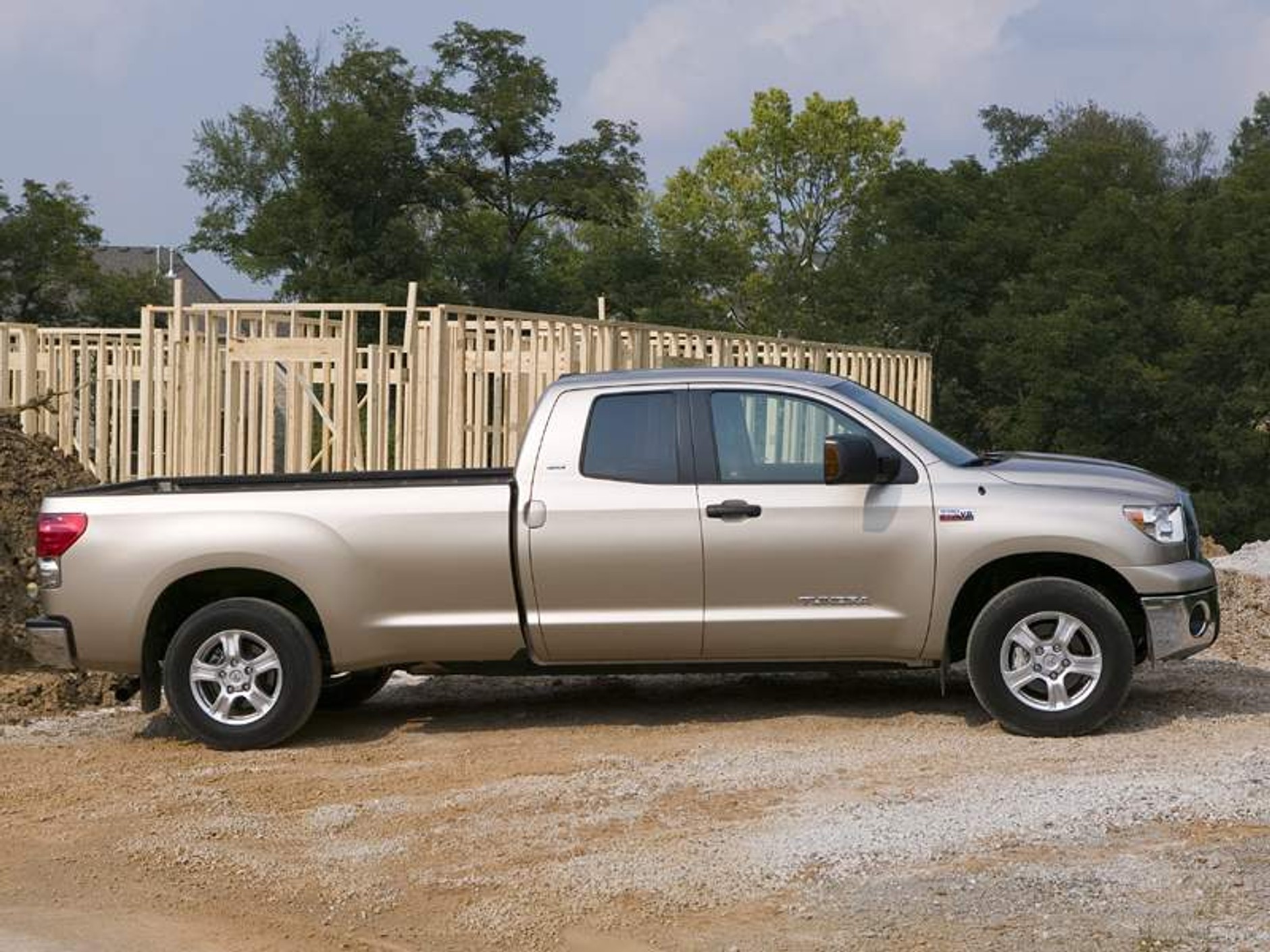 Toyota Tundra Long Bed: na jelenie i do pracy