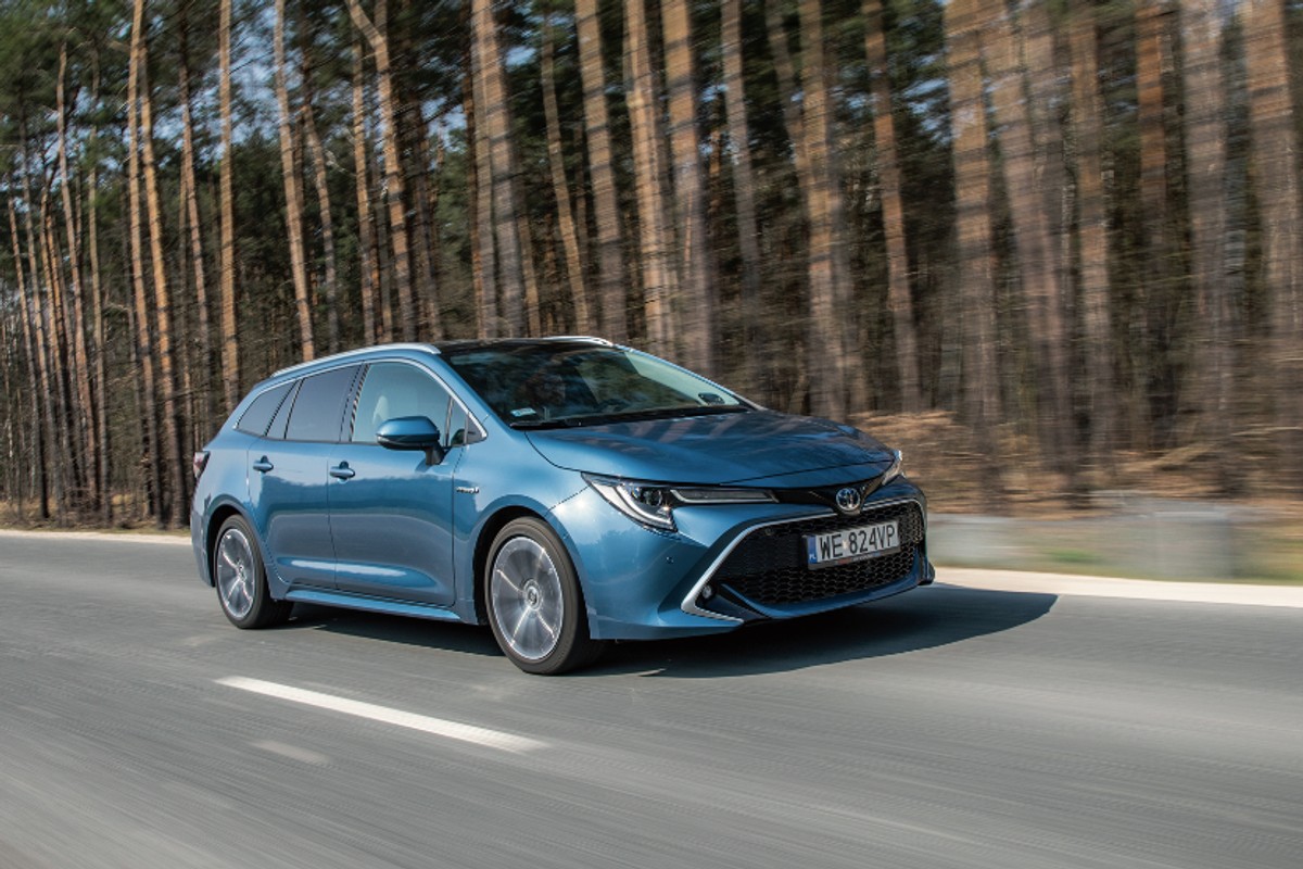 Lepsza używana Toyota Corolla czy Honda Civic? Pojedynek bezawaryjnych hitów