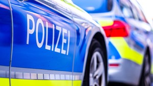 Niemieccy policjanci mają dość elektrycznych radiowozów. Muszą je ładować pod Aldi