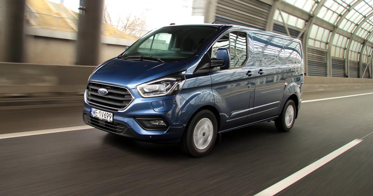 Ford Transit Custom plug-in – miejski dostawczak