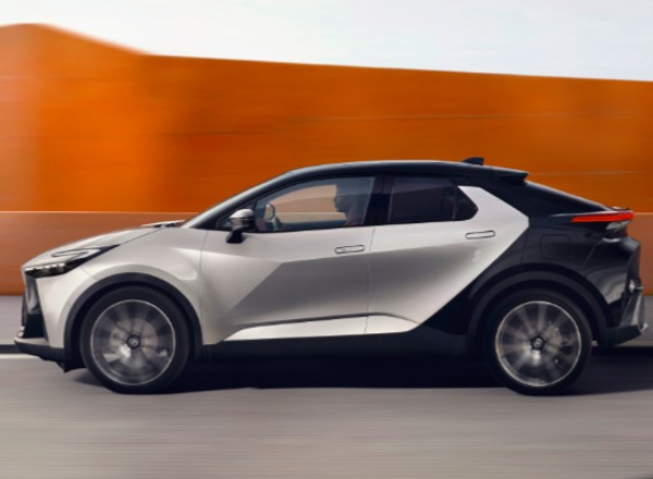 Nowa Toyota C-HR i zawieszenie szyte na miarę