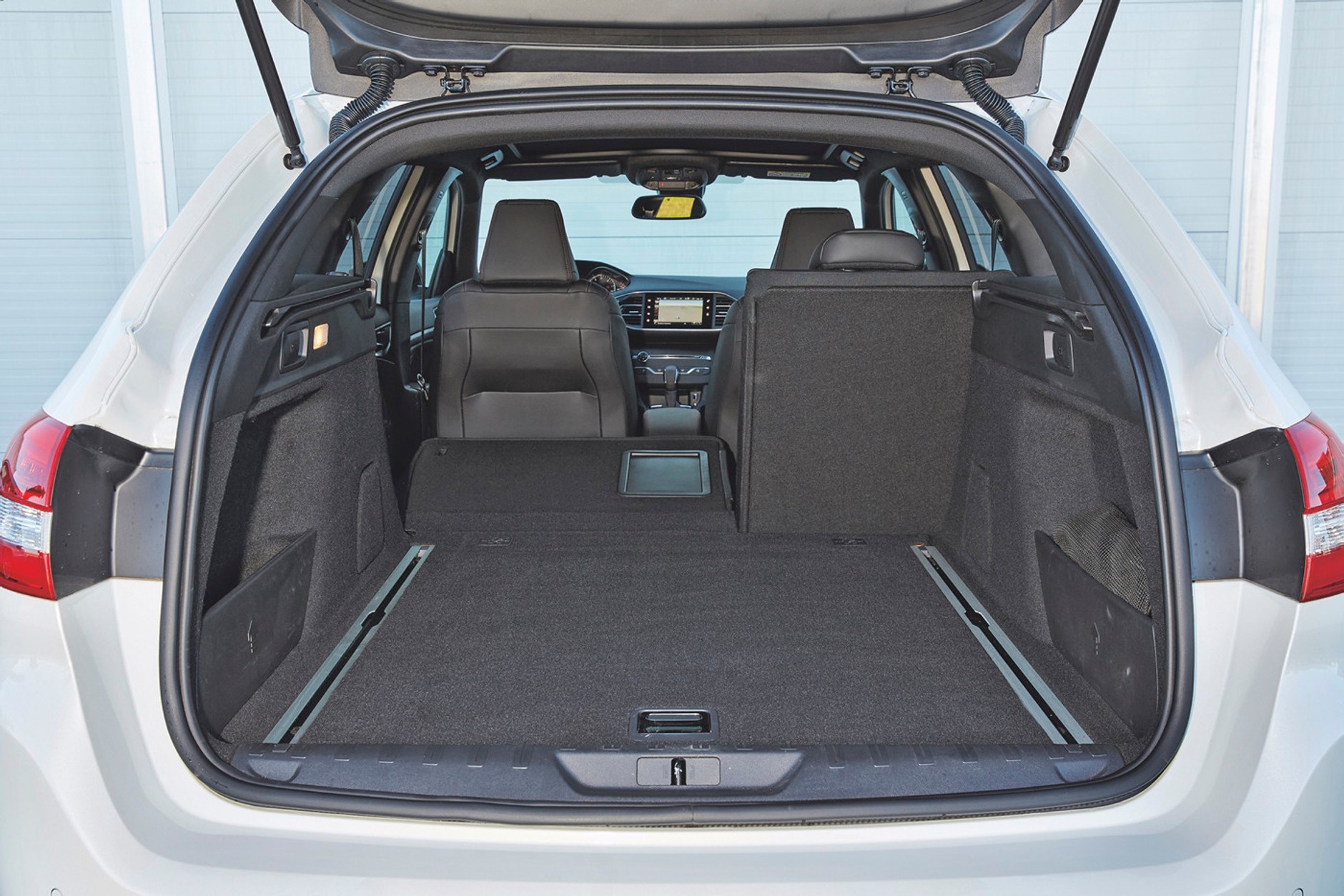 Nowe Renault Megane Grandtour kontra Opel Astra i Peugeot 308