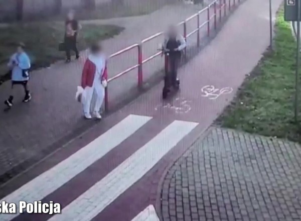 Kobieta weszła prosto pod jadącą hulajnogę w Zielonej Górze [Wideo]