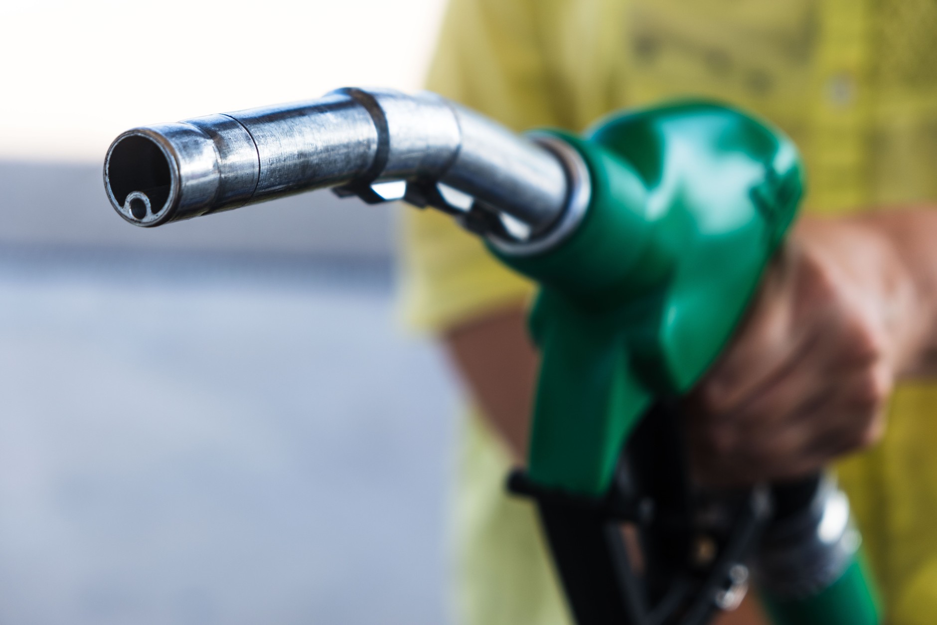 Pistolet do tankowania ma wewnątrz cienką rurkę. To jeden z kluczowych elementów tego urządzenia