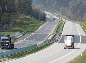 Kolejna umowa na przebudowę drogi krajowej nr 18 do parametrów autostrady