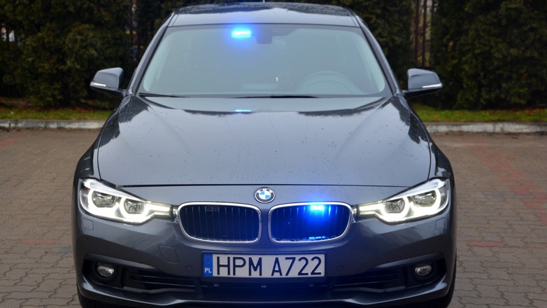 BMW 330i xDrive - nowe nieoznakowane radiowozy policji