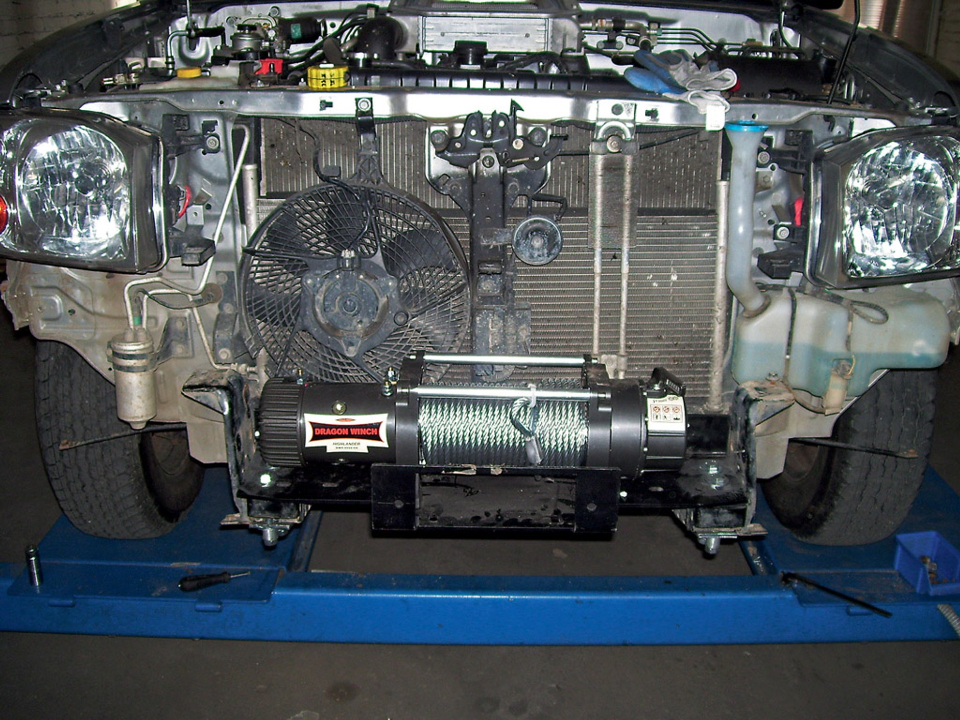 Jak wybrać i zamontować wyciągarkę w terenówce?