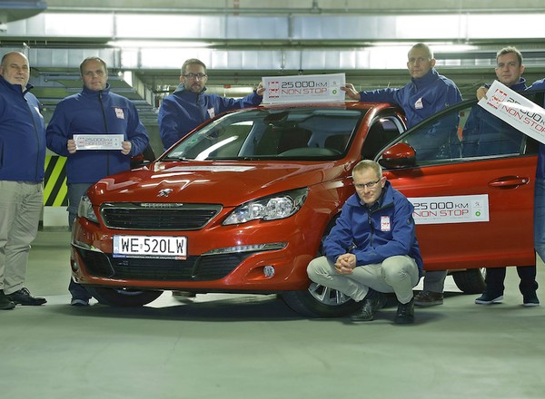 Test 25 tys. km non stop: Auto Świat testuje Peugeota 308