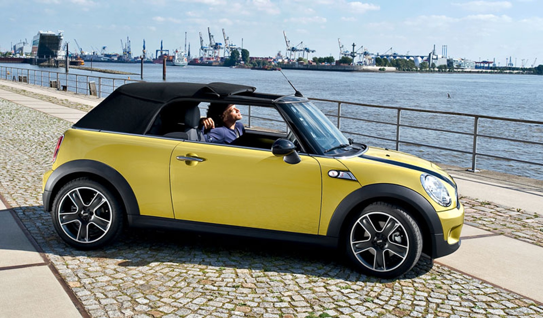 Detroit 2009: premiera światowa Mini Cabrio