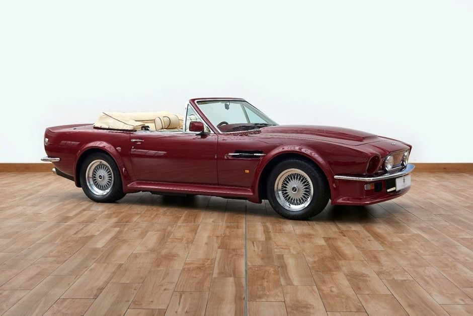 Aston Martin V8 Ventage Volante należący do Davida Beckhama
