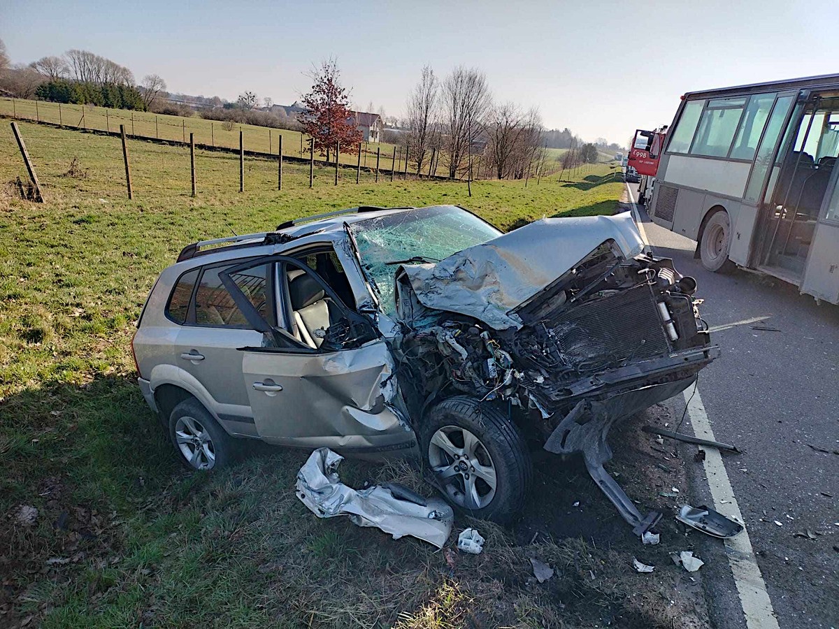 Jechał autobusem i nie ustąpił pierwszeństwa. Jego "ofiarą" padł kierowca Hyundaia
