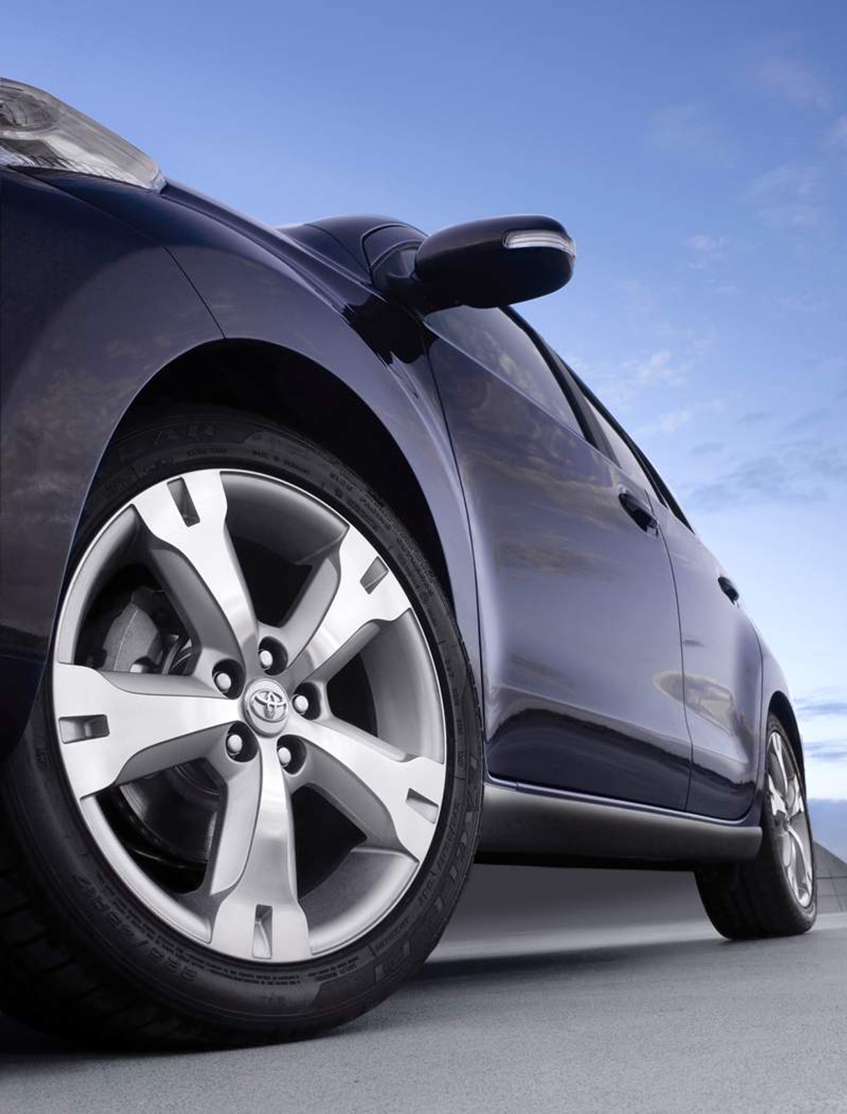 Paryż 2008: Toyota Urban Cruiser – miejski crossover z napędem 4x4 i nowym silnikiem 1,33 Dual VVT-i