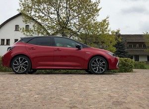 Toyota Corolla 2.0 Hybrid Dynamic Force – etiuda rewolucyjna | TEST