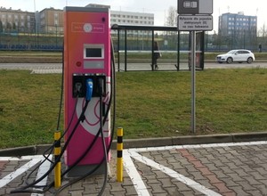 Powstanie 150 nowych punktów ładowania aut elektrycznych w Polsce