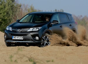 Używana Toyota RAV4 IV – na tym SUV-ie mechanicy dużo nie zarobią!