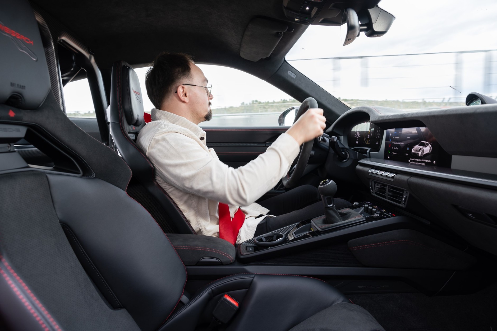 Pozycja za kierownicą Porsche 911 GT3 992.2