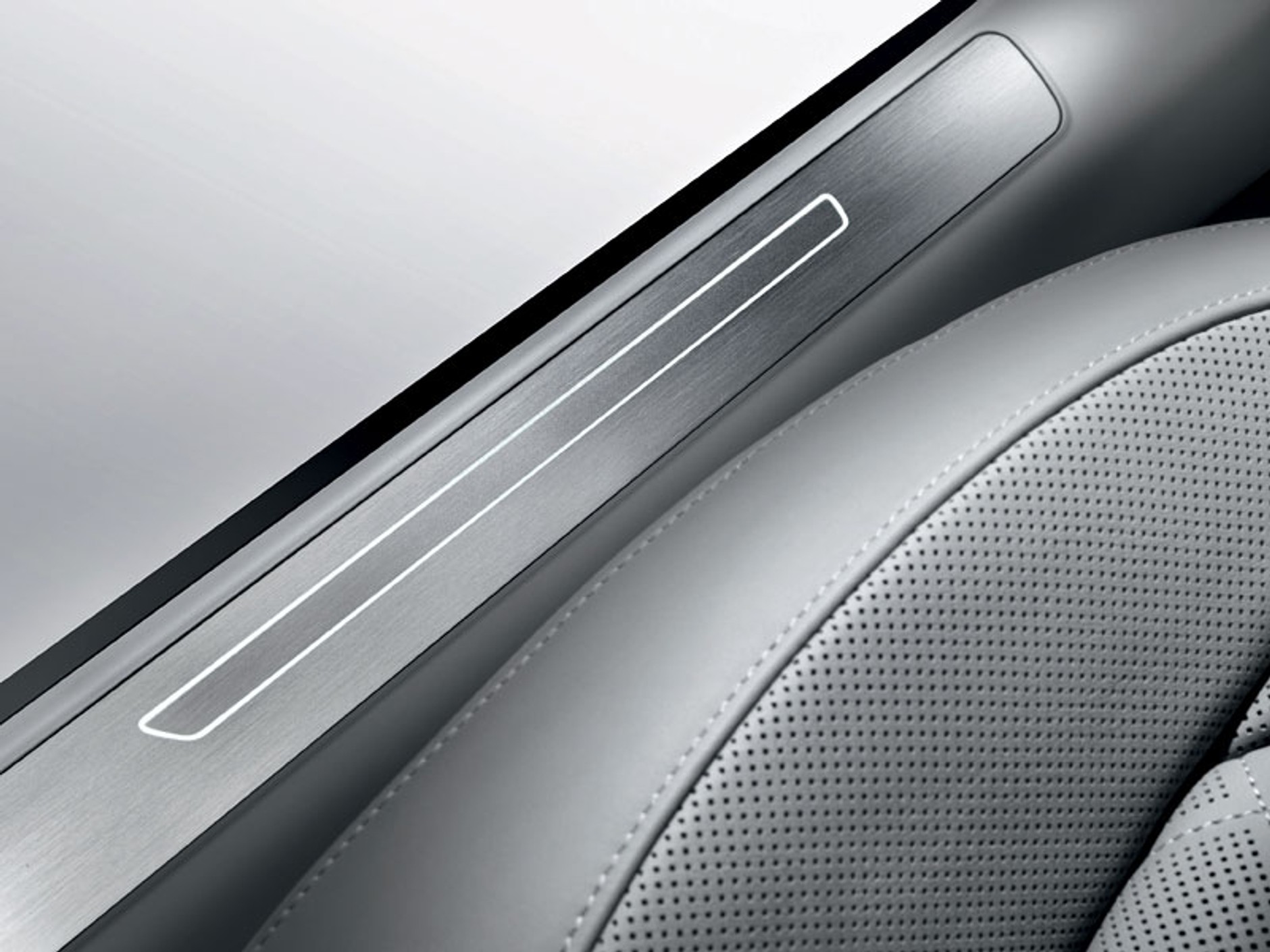 Nowe Audi A8: pierwsze zdjęcia i informacje