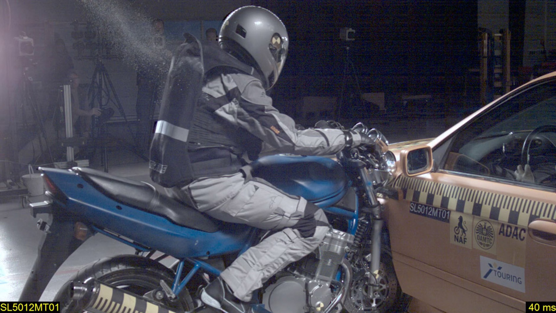 Test poduszek powietrznych dla motocyklistów