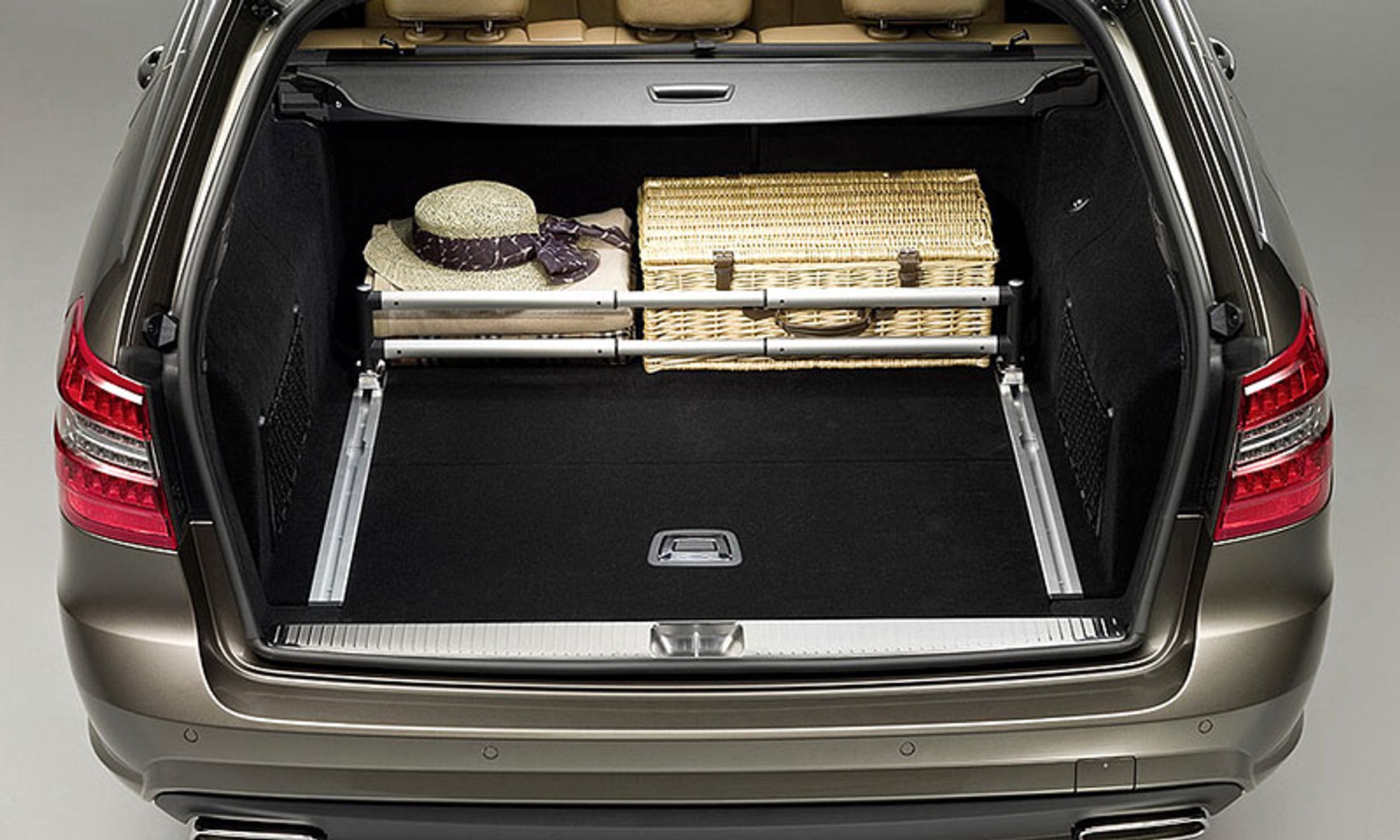 IAA Frankfurt 2009: Mercedes-Benz E-Klasa kombi - nie udało się dotrzymać tajemnicy