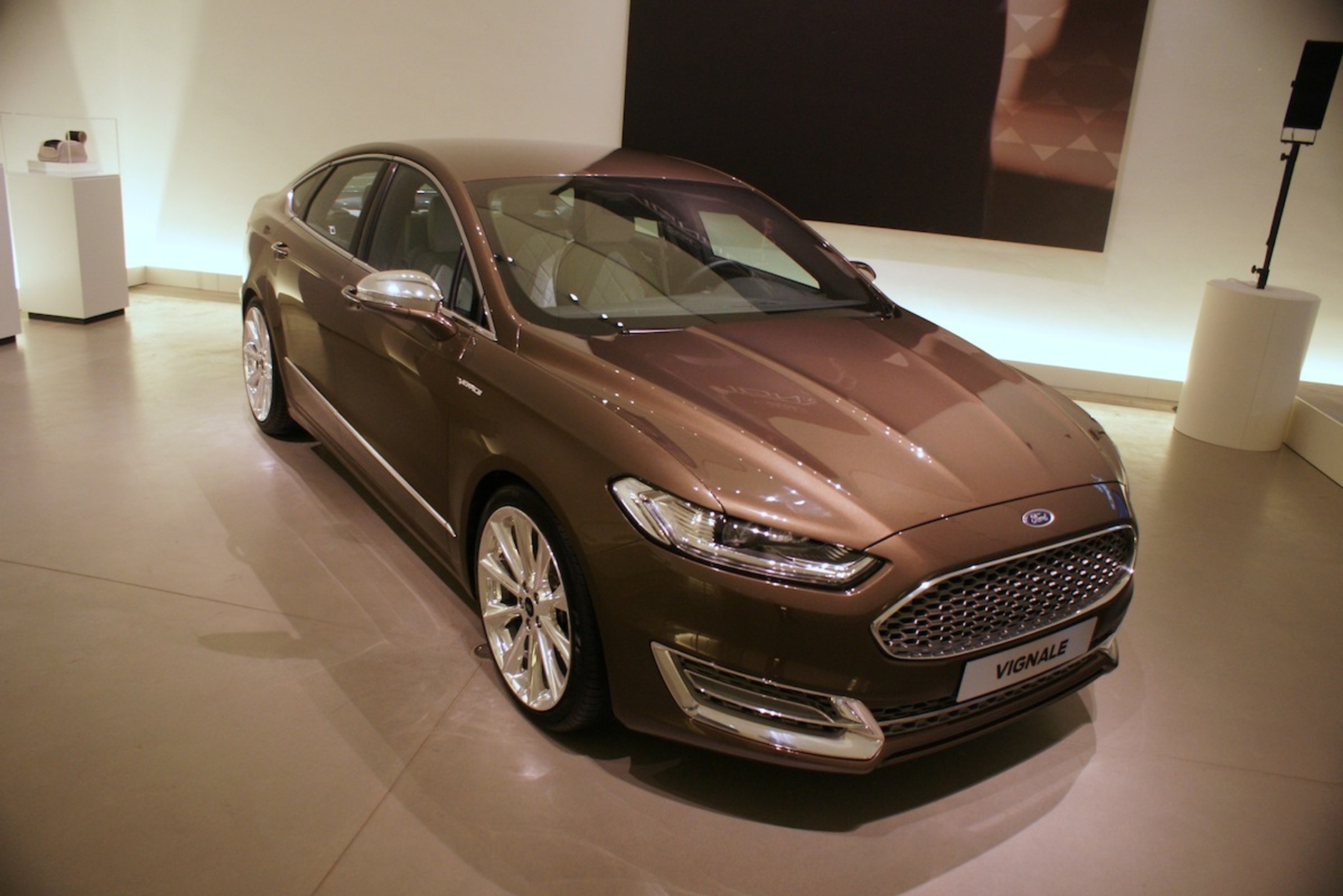 Ford Mondeo Vignale (2015)